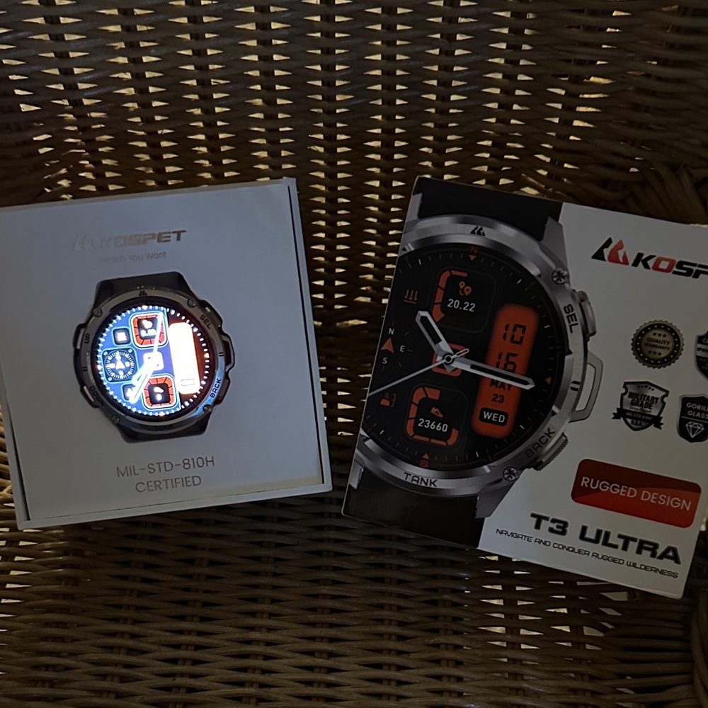 T3 Ultra Smartwatch  with GPS - Black and Silver - never used - Picture 3 of 11